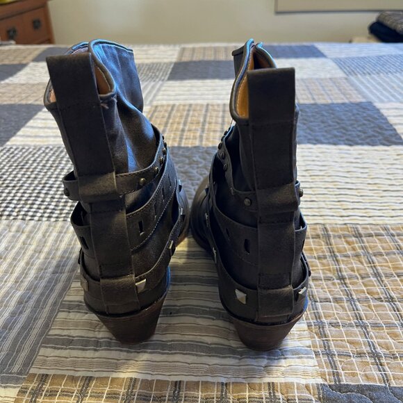 Mossimo Booties - 7.5 - Picture 7 of 7